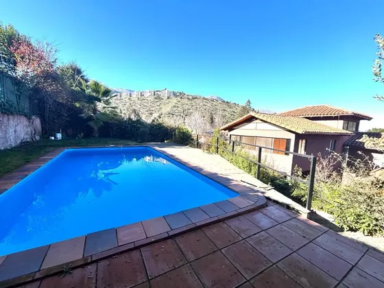 Casa En Venta En Los Dominicos, Las Condes