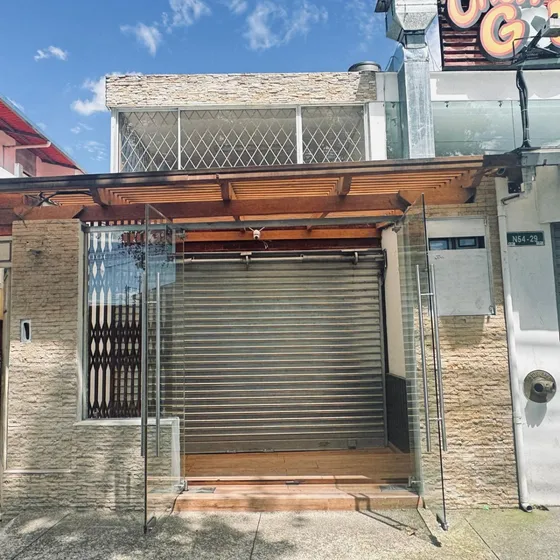 Local Comercial En Av. Real Audienica De Dos Pisos