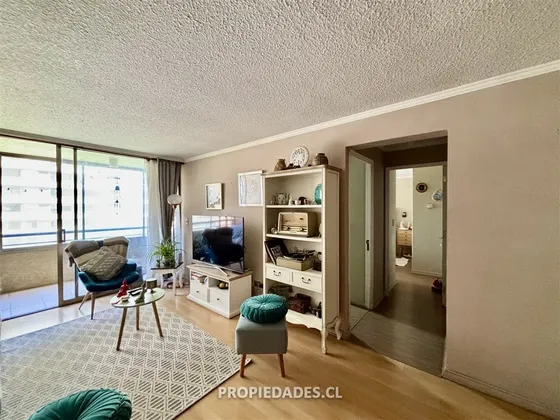 Departamento En Venta De 2 Dorm. En Las Condes