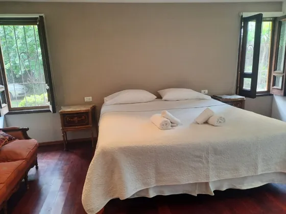   Habitacion Con  Parque Y Piscina  En Chacras De Coria, Moderna Y Acogedora