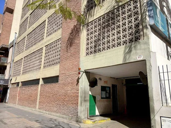 Cochera En Venta- Rondeau 470 4 Piso
