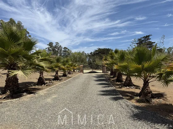 Casa En Venta De 4 Dorm. En Algarrobo