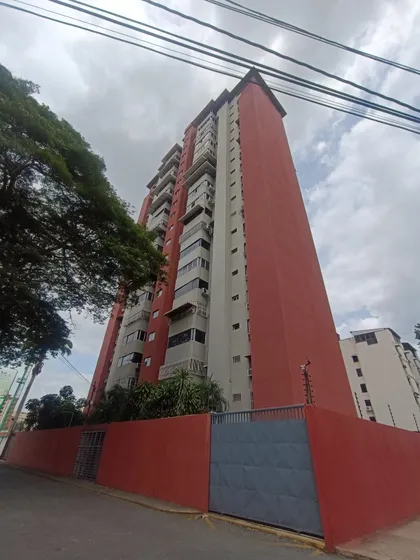 Se Vende Apto A Remodelar Urb Calicanto 