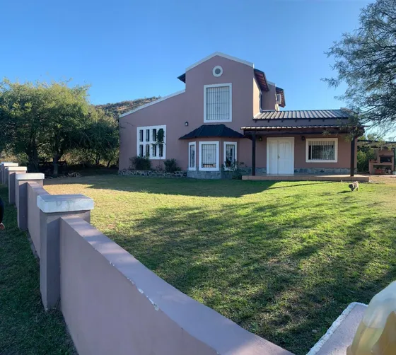 Oportunidad, Espléndida Casa En Las Sierras Con Amplio Entorno Natural, Hermosas Vistas. Venta O Alquiler Permanente