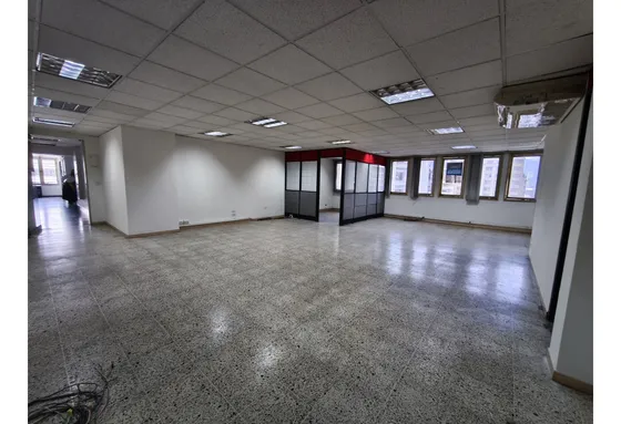 124m2 Oficina Remodela Para Arriendo Centro Medellín