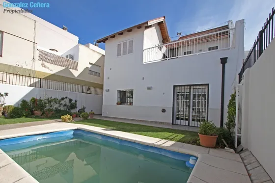 Venta Casa 5 Dormitorios Universitario Con Cochera