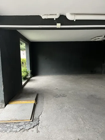 Arriendo Estacionamiento Techado Edificio Residencial Suecia
