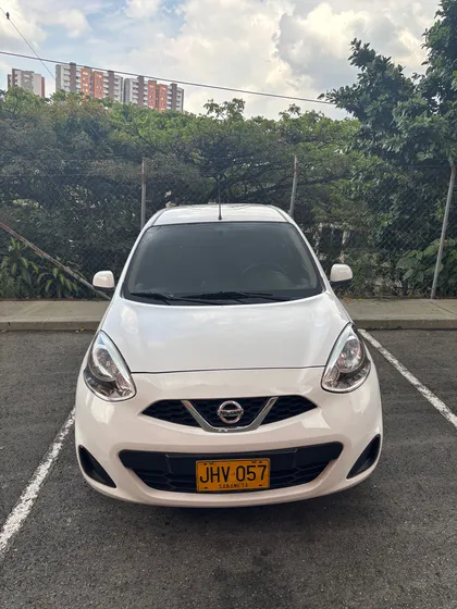 Nissan March 1.6 Sense At