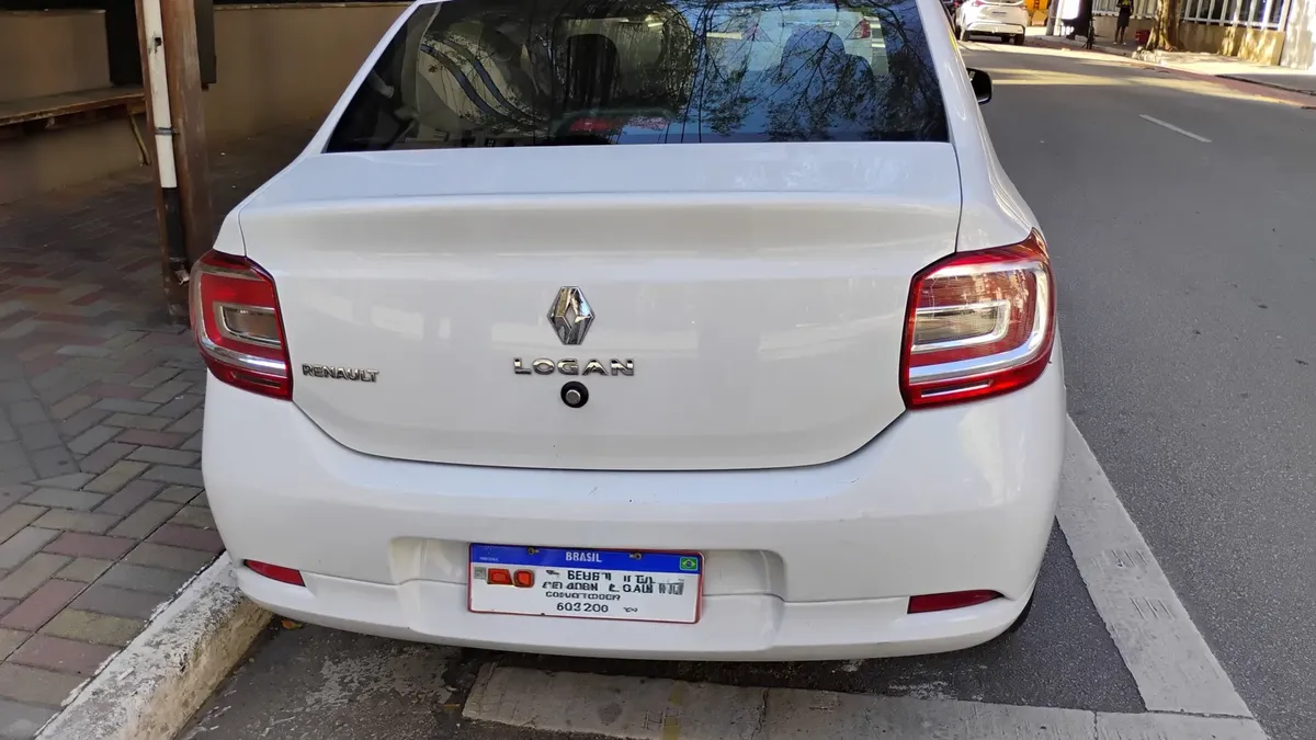 Renault Logan 2021 1.0 Life 12v 4p — foto 2