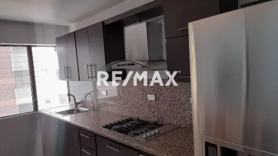 Apartamento En Alquiler Valle De Camoruco Res. El Nogal, Semi Amoblado, Con Planta 50%, Vigilancia 24/7, Cerca Del C.c Garibaldi Y C.c Mediterranian Plaza. Dapo