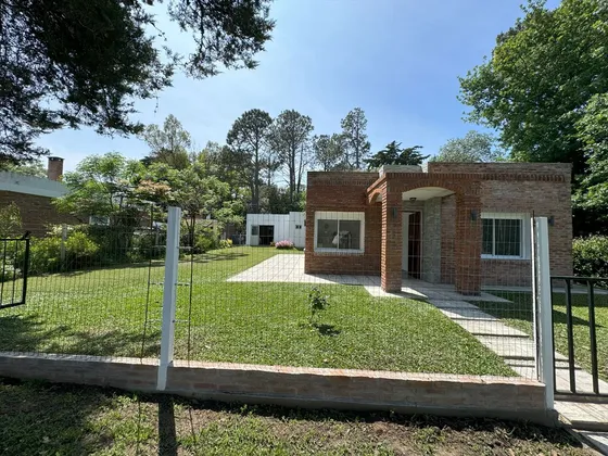 Casa Con Barbacoa En Venta En Balneario Los Pinos