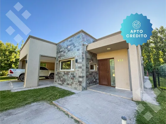 Venta Casa Apto Credito   4 Dormi - Bº La Zagala - Neuquén