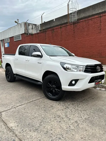 Toyota Hilux Pick-up 2.8 Cd Sr 177cv 4x4