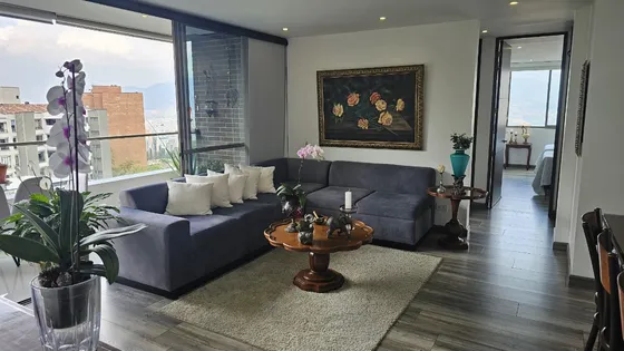 Apartamento En Venta El Poblado, Medellín, Cerca A Centro Comercial Santafe, Museo El Castillo Y Zona Rosa Del Poblado