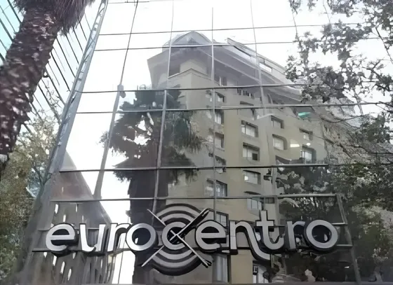 Local Comercial En Galería Eurocentro. Metro U. De Chile.