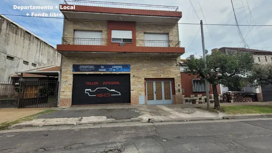 Venta En Block De Local Y Departamento En Planta Alta - Morón