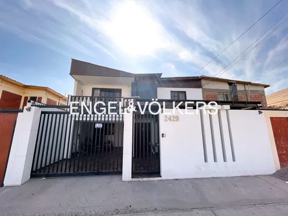 Amplia Y Agradable Casa En Villa Las Torres