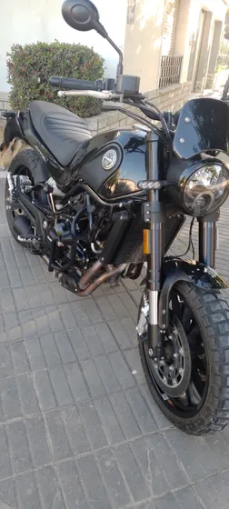 Benelli Leoncino 500