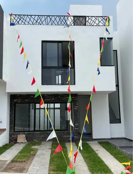 Nueva Residencia En Senderos De Monteverde 3 Cuartos 3 Baños
