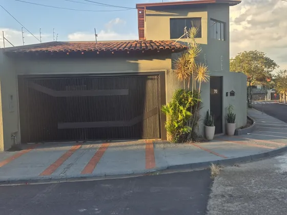 Excelente Sobrado A Venda Em São Carlos
