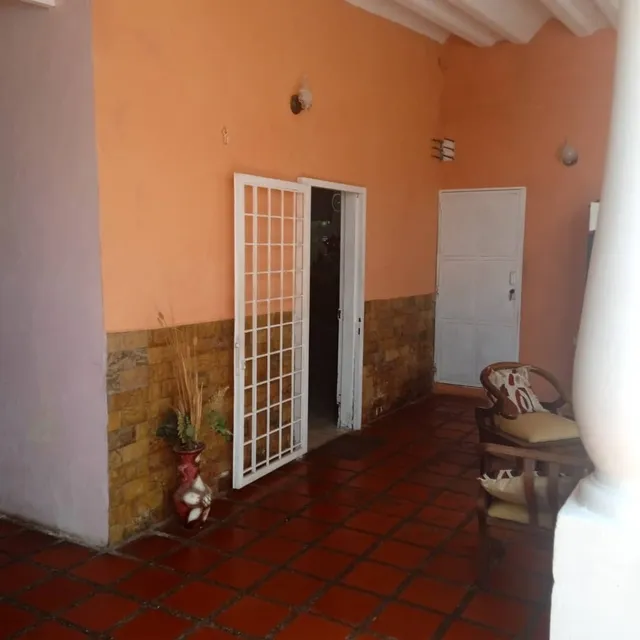 Lisbeth García Bienes Raíces Promociona Y Vende Casa Con Piscina Y Local Comercial En El Playon-ocumare De La Costa