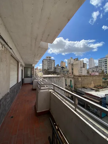 Departamento De Tres Dormitorios, Centro, Externo, Luminoso Amplio