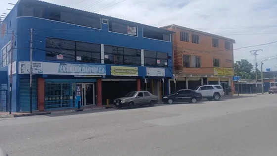 Locales,bodegon,posada,abasto.