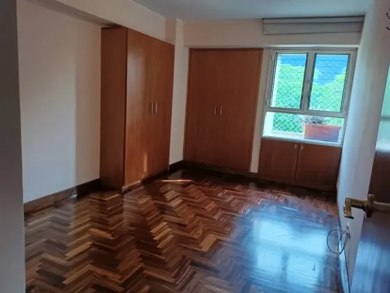 Apartamento En Alquiler En Caracas Urbanización El Cafetal Con Amplias Habitaciones Y Dos Puestos De Estacionamiento