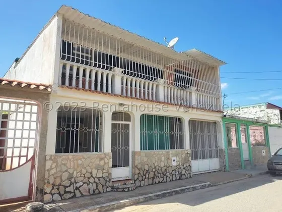 Venta De Casa En Urbanizaciòn Privada Palo Negro Aragua  25-13068  Mfc
