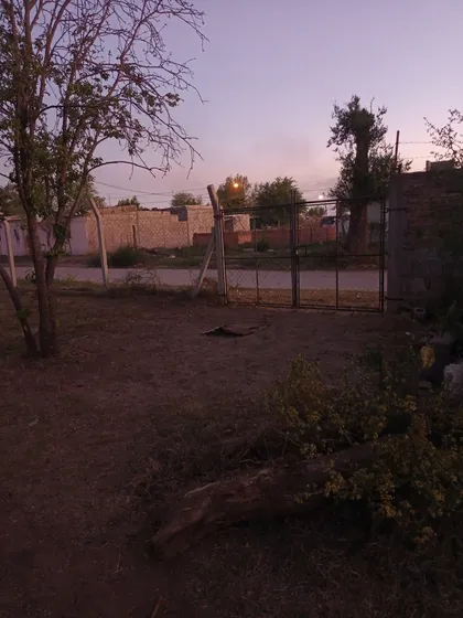 Casa Quinta A Tan Sólo 13 Cuadras De La Plaza Pedernera. En Villa Mercedes, San Luis. De 1875 M2.  Ideal 2 Familias, 6 Ambientes, Pileta. Venden Dueños Directos.