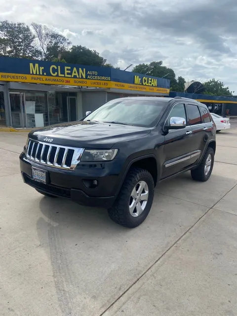Jeep Grand Cherokee Laredo