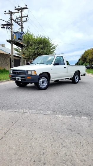 Toyota Hilux Pick-up 2.4 Cd Dx 150cv 4x2