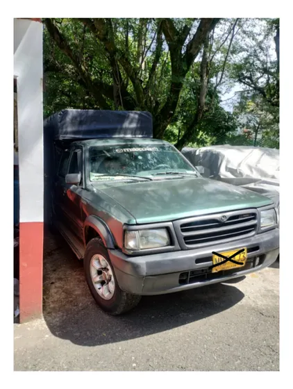 Mazda B2200 2.2 B2200