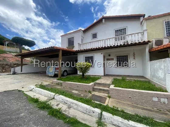 Ivonne Bracho Vende Espaciosa Y Conservada Casa En El Este De Barquisimeto, Ideal Para Familias Numerosas. Mls #25-24390