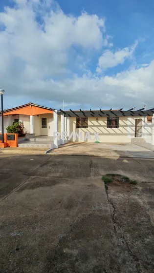 Se Vende Amplia Casa En La Teresera, Vía Viboral 