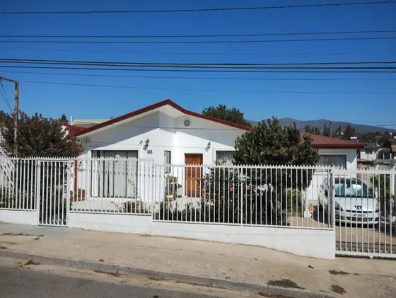 Vendo Casa De 4 Dormitorios Y 3 Baños  780m2 Limache 