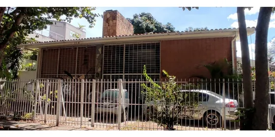 Se Vende Casa 630m2 La Floresta 2104