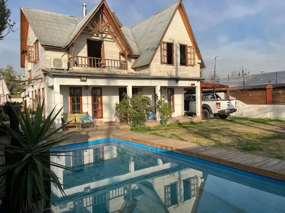 Parcela Con Casa Y Piscina En Colina, Gran Oportunidad