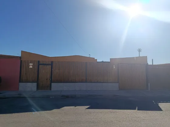 Venta De Amplia Casa En Calama