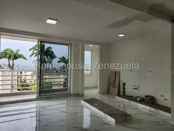 Daniela Linarez Vende Apartamentos En Prestigiosa Zona De Cabudare Con Amplios Espacios Con Espectacular Vista Muy Moderno Acogedor Y Seguro!                                                           