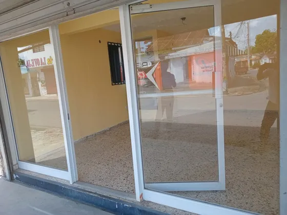 Local Y Vivienda A Pocos Metros Del Malecón