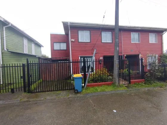 Venta De Amplia Casa, En Villa Alto El Laurel, Valdivia