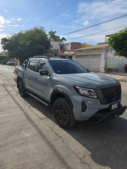 Nissan Np300 Frontier 2.5 Doble Cabina Aa Pack Seg 4x4