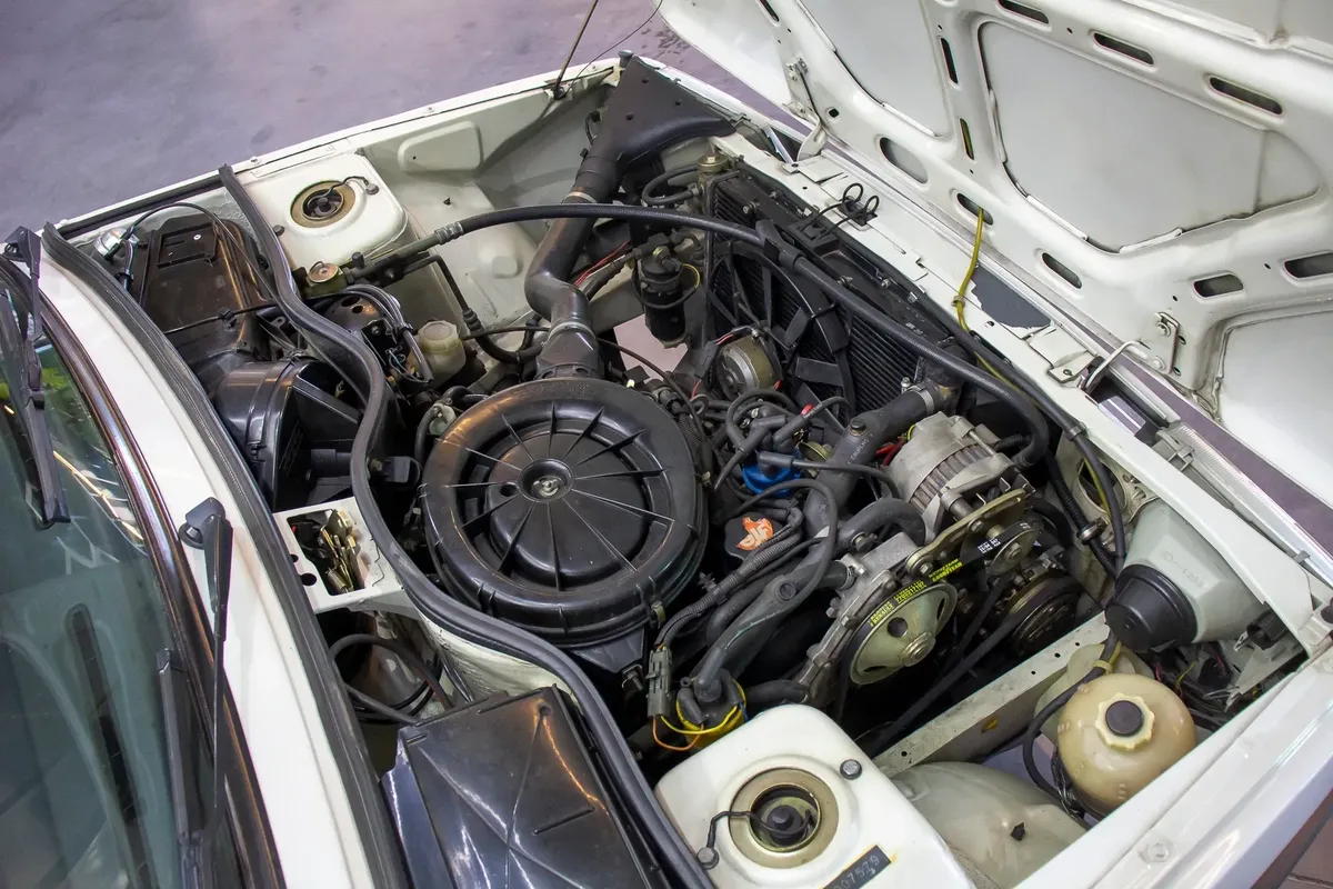 Renault R9 GTL5661437229177446413