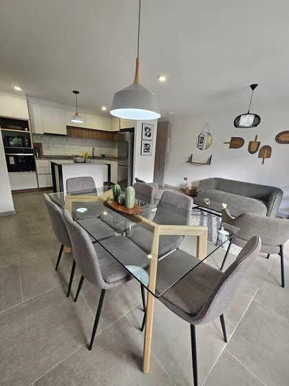 Se Vende Espectacular Y Amplio Depto Amoblado En Condominio 