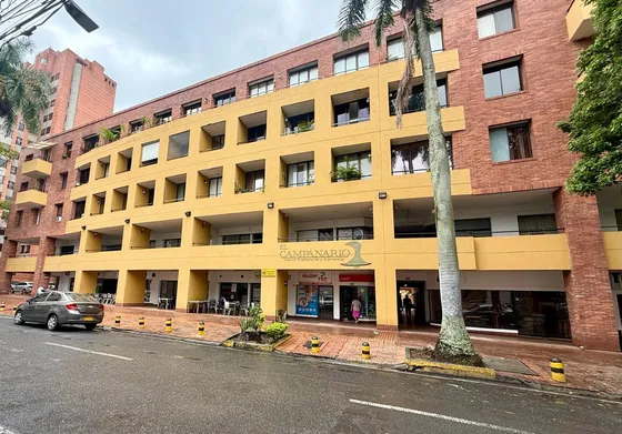 Vendo  Amplias Y Exclusivas Oficinas En El Centro Profesional Y Comercial El Campanario
