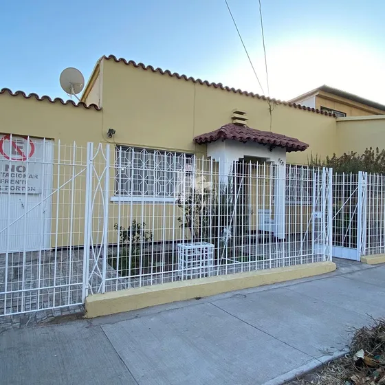 Amplia Casa En Venta La Cisterna