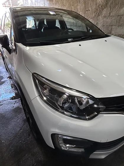 Renault Captur 1.616v Intense Sce X-tronic 5p