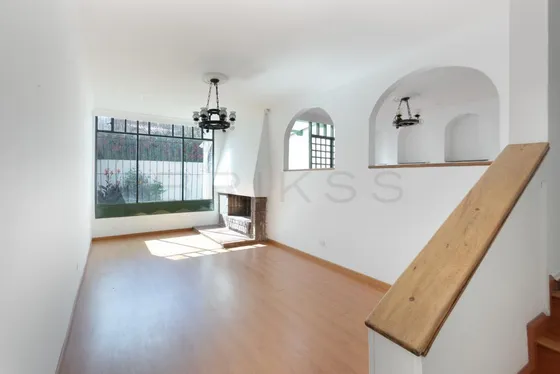 Casa En Venta En Santa Barbara Central-usaquén. Cod V3285