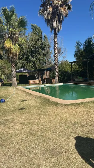 Vendo Comoda Casa De Dos Pisos Amplio Patio Y Piscina